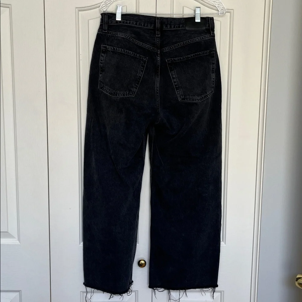 Citizens of Humanity Ayla Raw Hem Crop in black size 28 - Picture 3 of 4